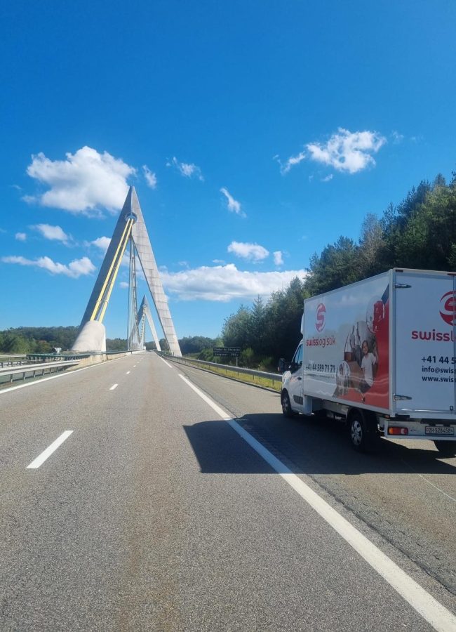 Erfahrenes Umzugsteam von Swisslogistik bei einem Umzug Genf